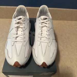New Balance 327 size 81/2 white